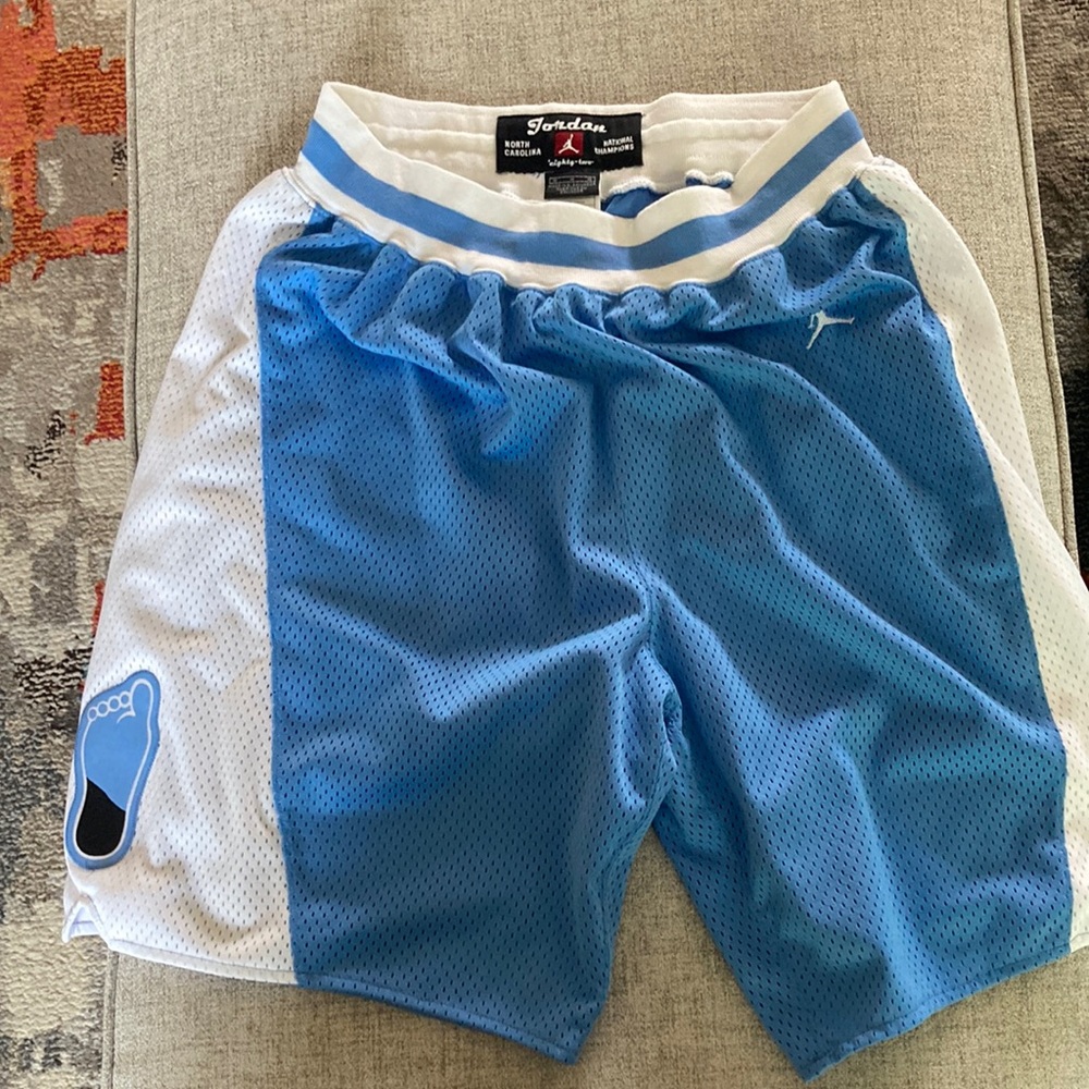 Vintage Jordan North Carolina Tar Heels shorts size M